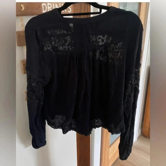 Patrons of Peace Women’s Boho Goth Lace Crepe Crochet Blouse Black Small EUC - Picture 3 of 10